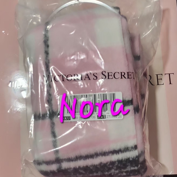 Victoria's Secret Pink and Black Checkered Scarf NWT - Picture 5 of 8